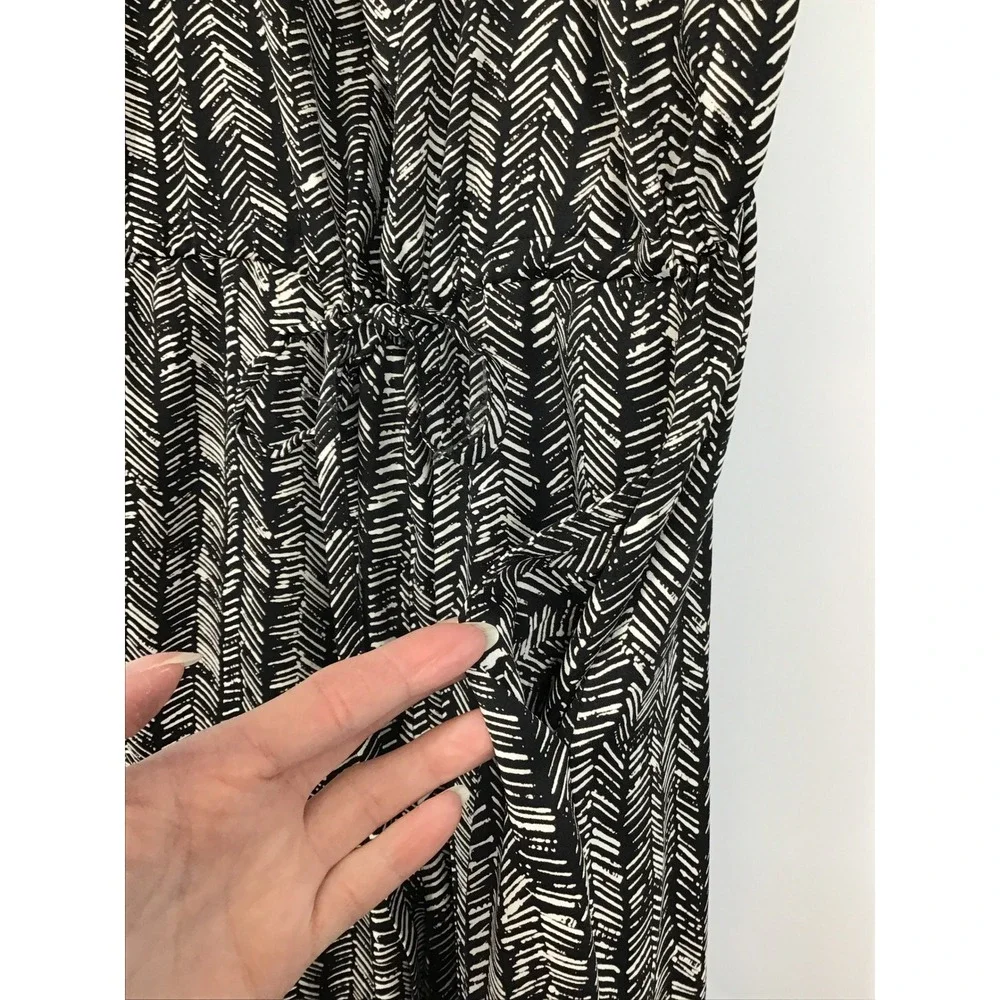LOFT Black & White Geometric Print Wide Leg Jumpsuit Tie Waist Pockets - Picture 4 of 9